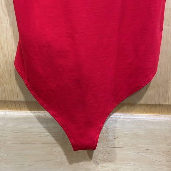 Mangopop red bodysuit short sleeves crew neck snaps at crotch size S - Picture 9 of 9